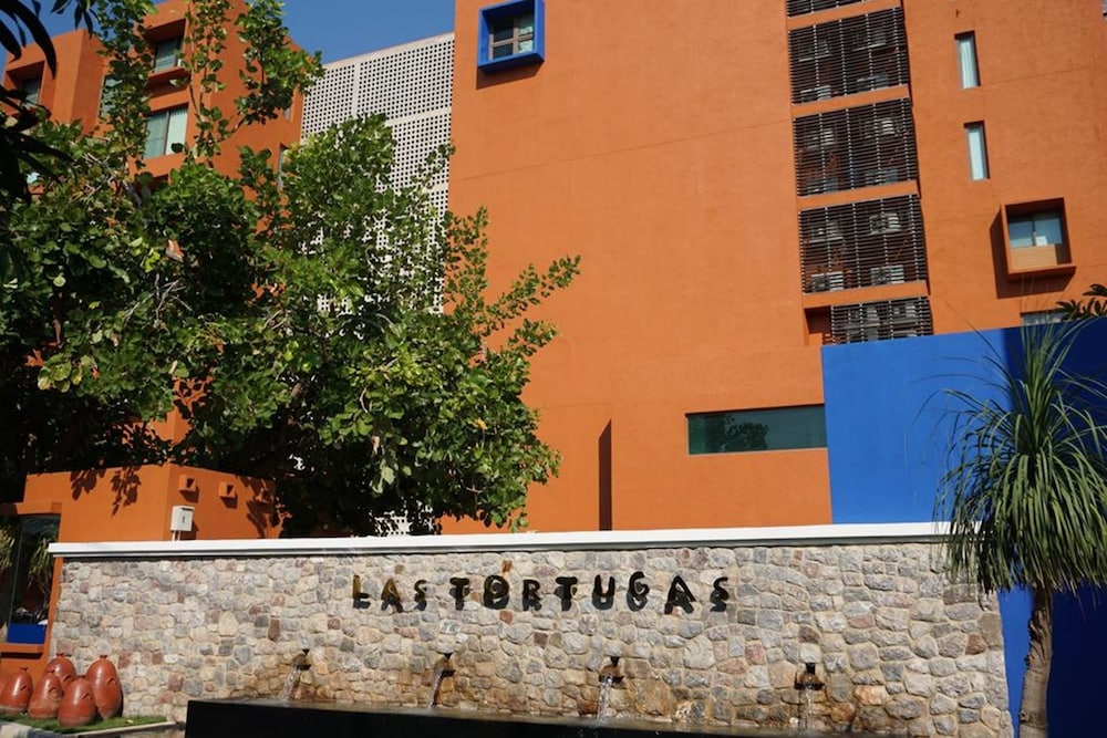 Away Las Tortugas Beachfront 30/50
