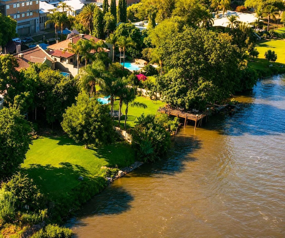 Moon River Guest House 45/50