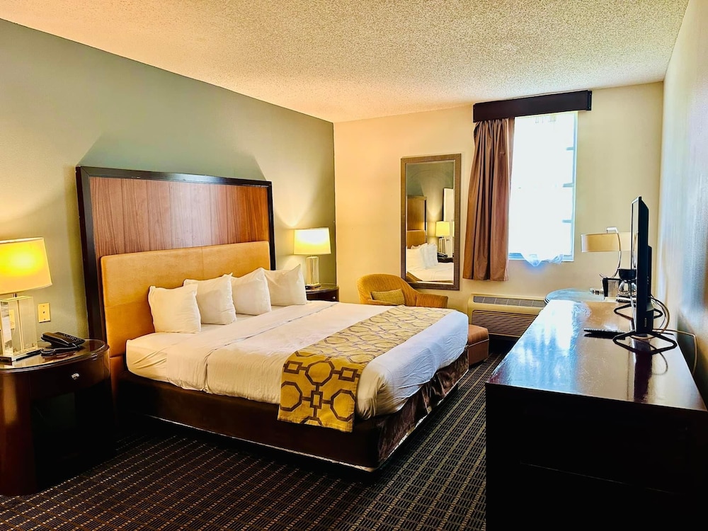 Belmont Inn Suites 12/50