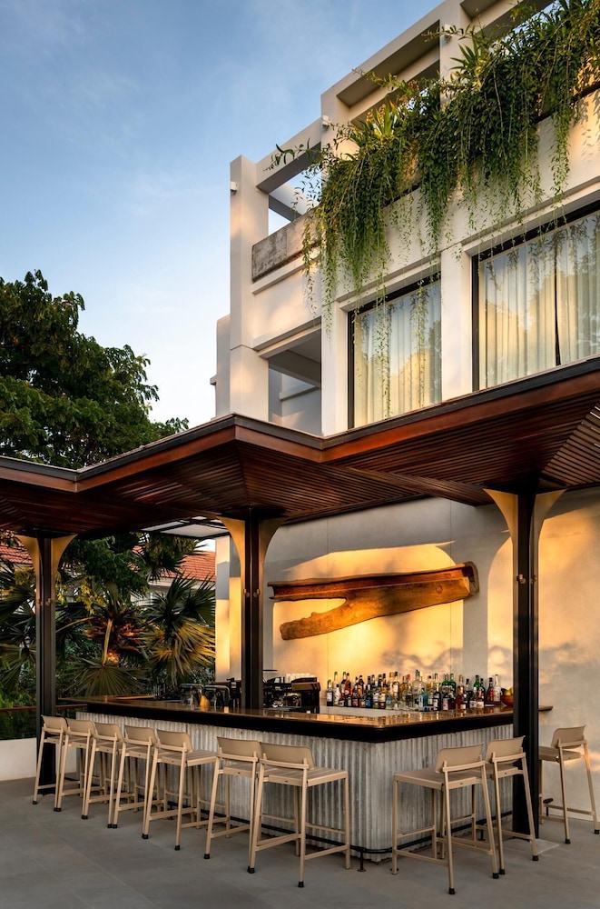 Treeline Urban Resort 1/48