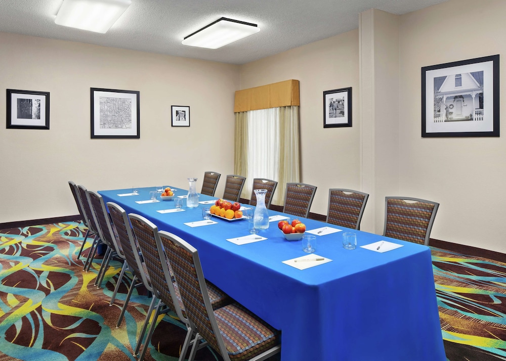 Hampton Inn Dallas-Irving-Las Colinas 43/48