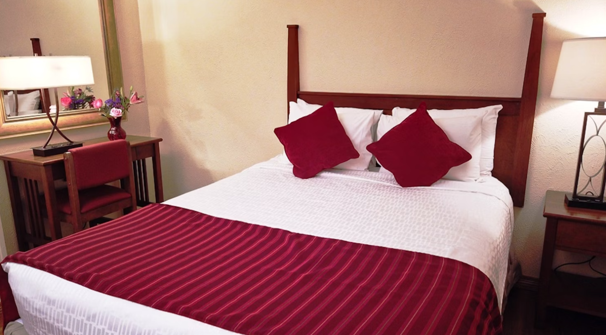 3 BEDROOMS, SUITE