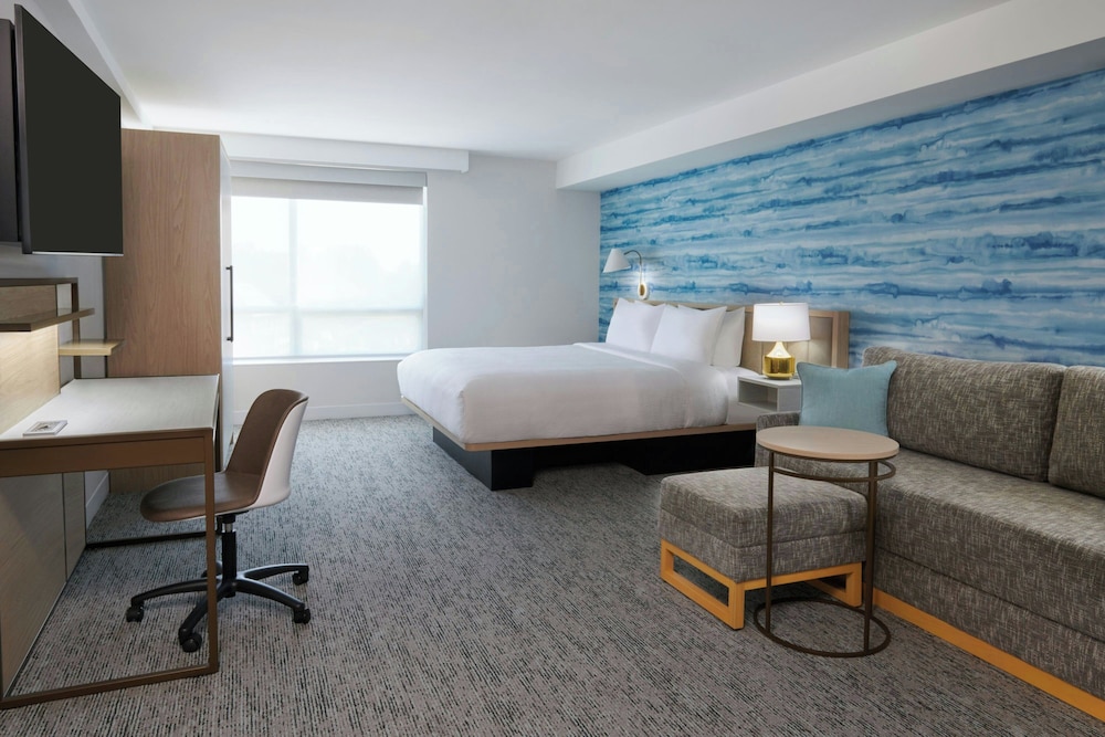 Ramada By Wyndham Niagara Falls By the River 31/47