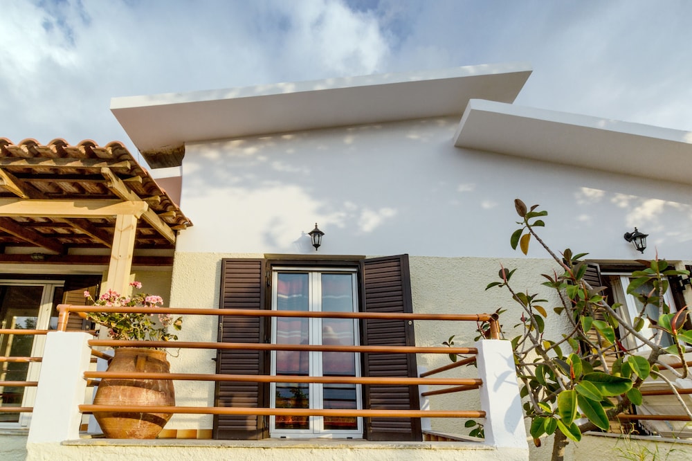 Romanza Villas 18/43