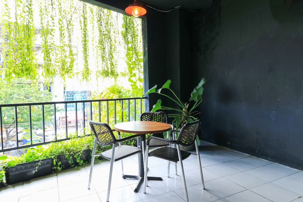Labuana Homestay & Cafe Garden by ZUZU 9/26