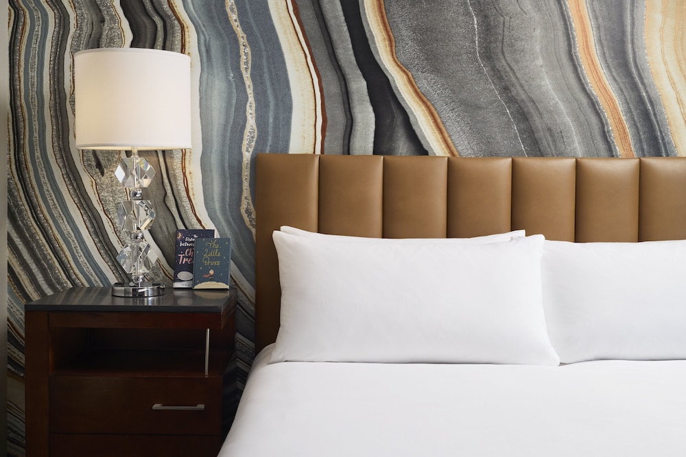 Archer Hotel Falls Church 19/65