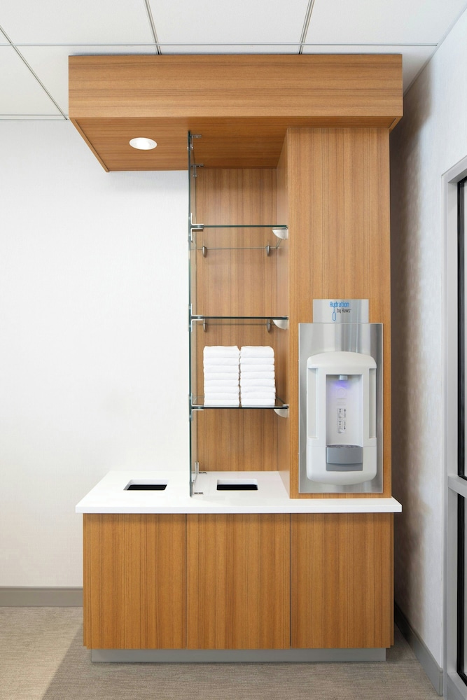 Springhill Suites By Marriott Roanoke North 3/26