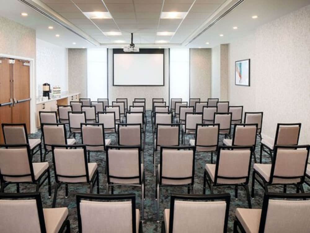 Hyatt Place Scottsdale North 25/31