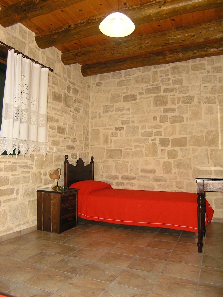 Stratos Villas 5/37
