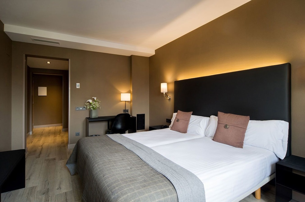 ROOM, DOUBLE BED, WITH EXTRA BED