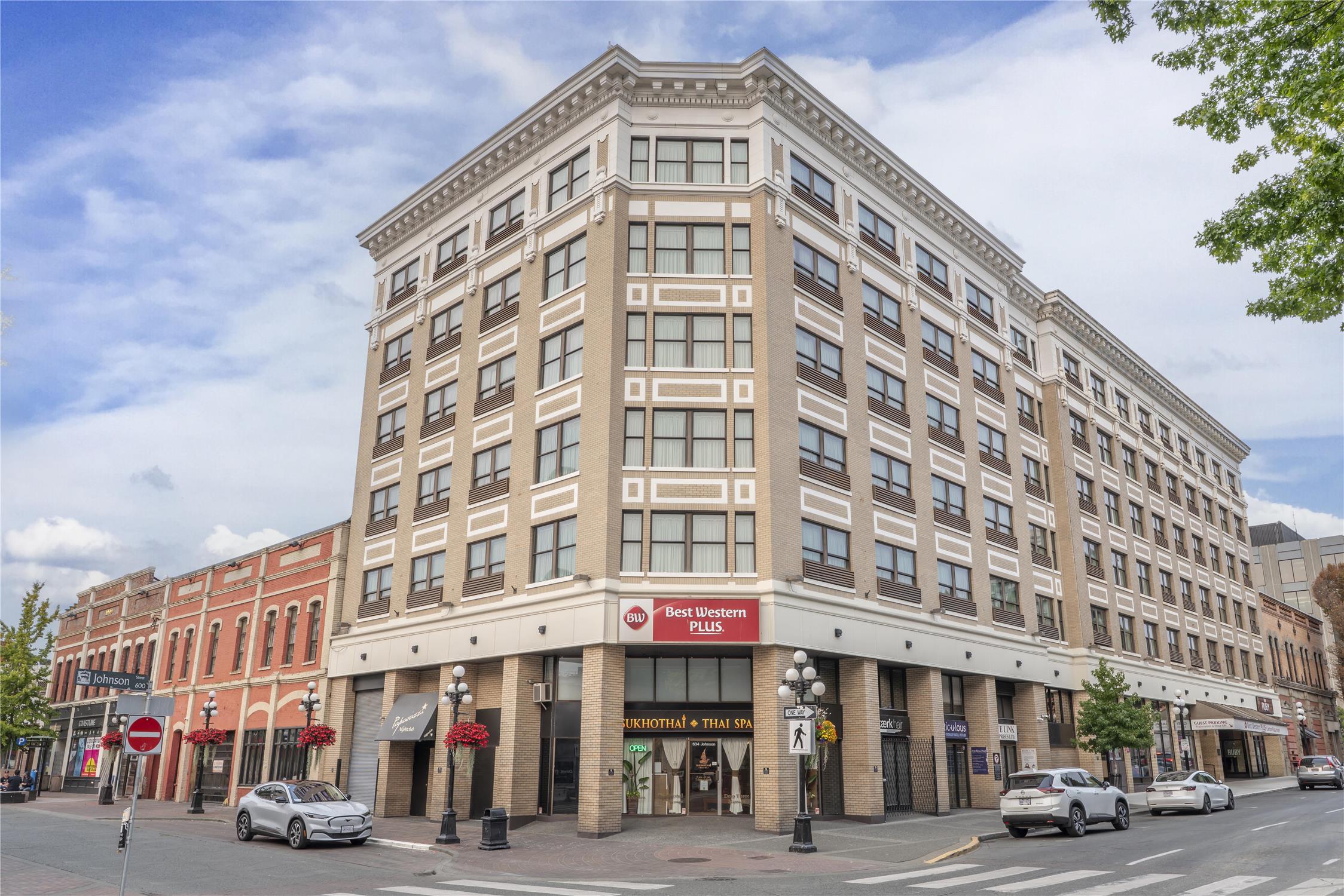 Best Western Plus Carlton Plaza Hotel 43/43