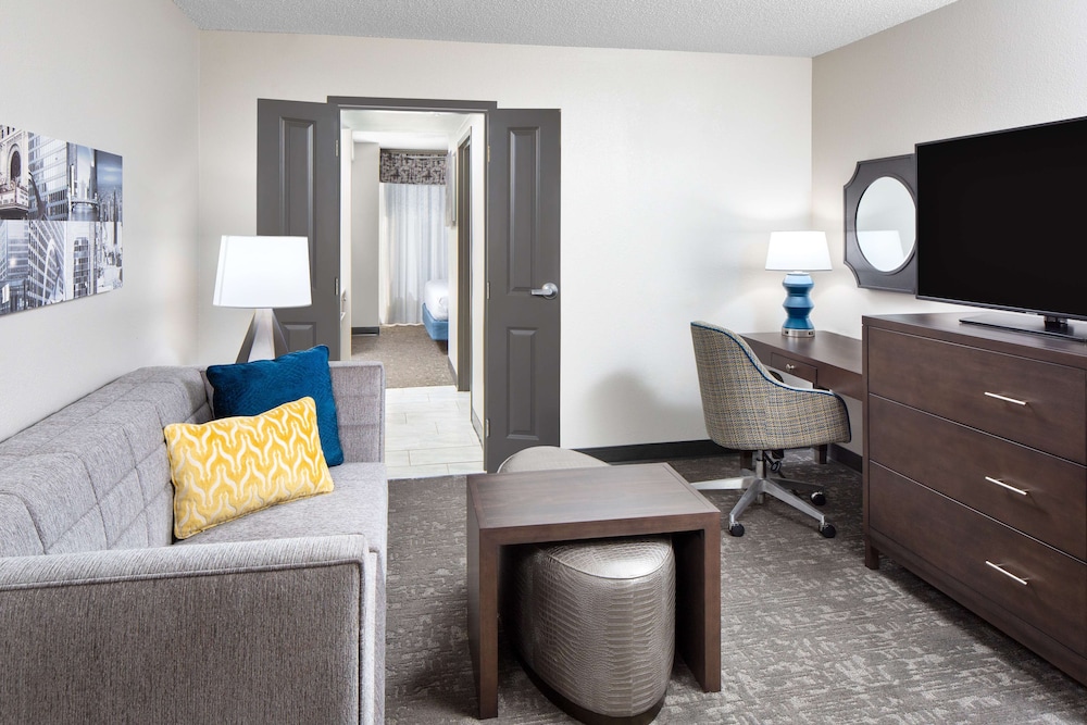 Homewood Suites by Hilton Orland Park 30/39