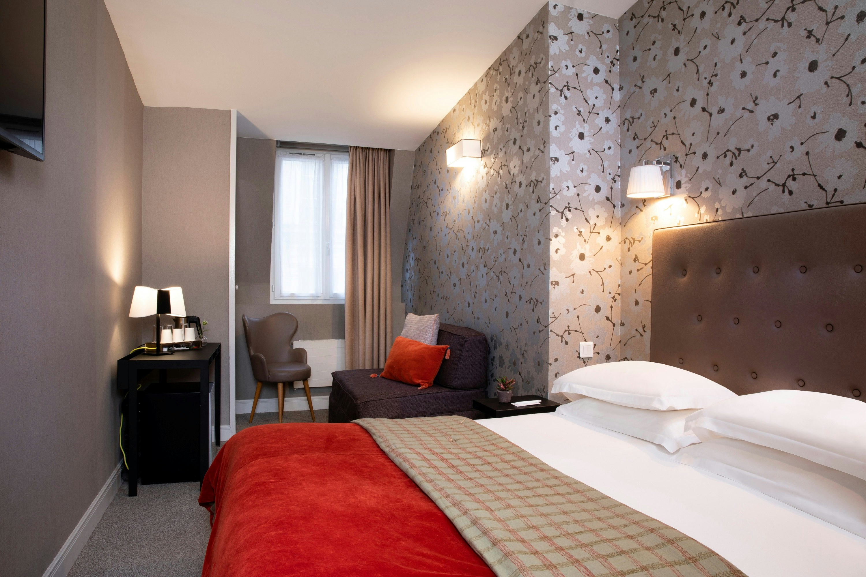 Hotel Plaza Etoile 6/24