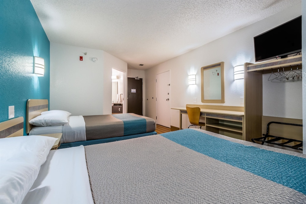 Motel6 West Des Moines, IA 23/52