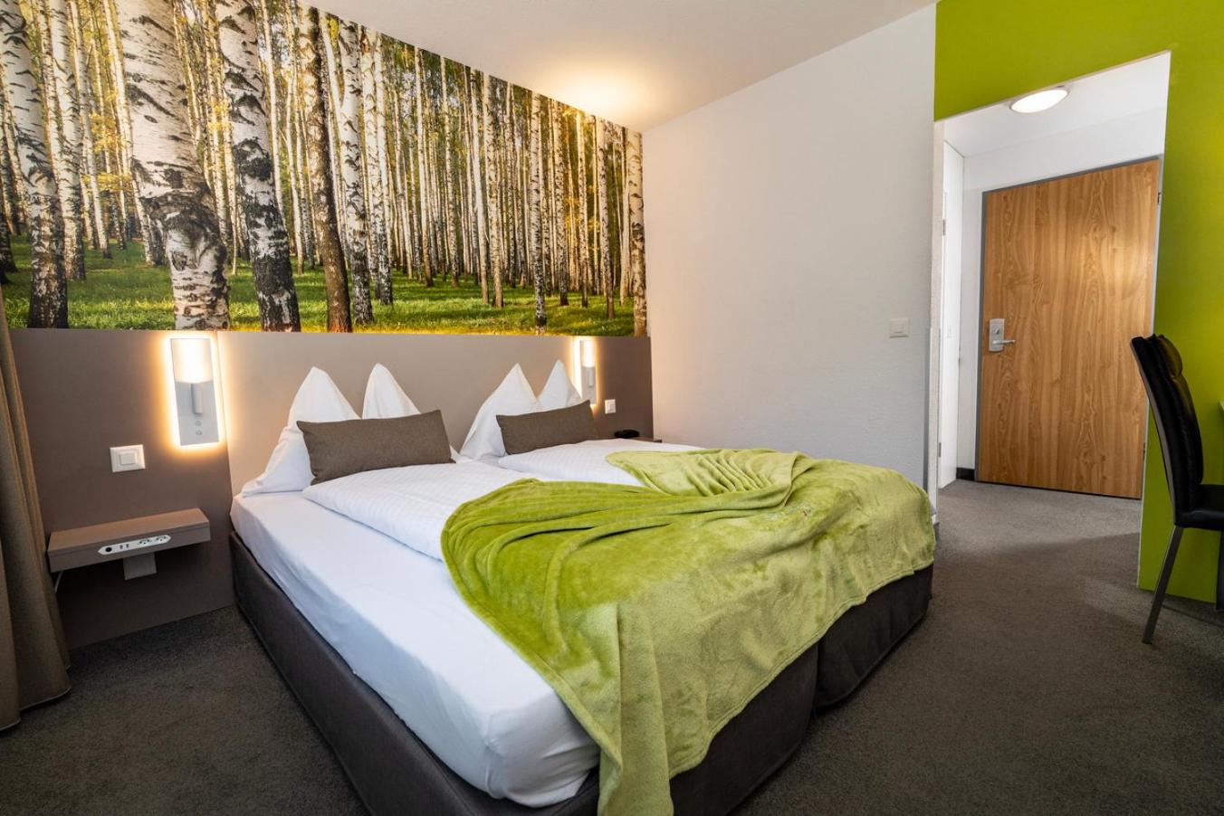 BASIC, TWIN BEDS