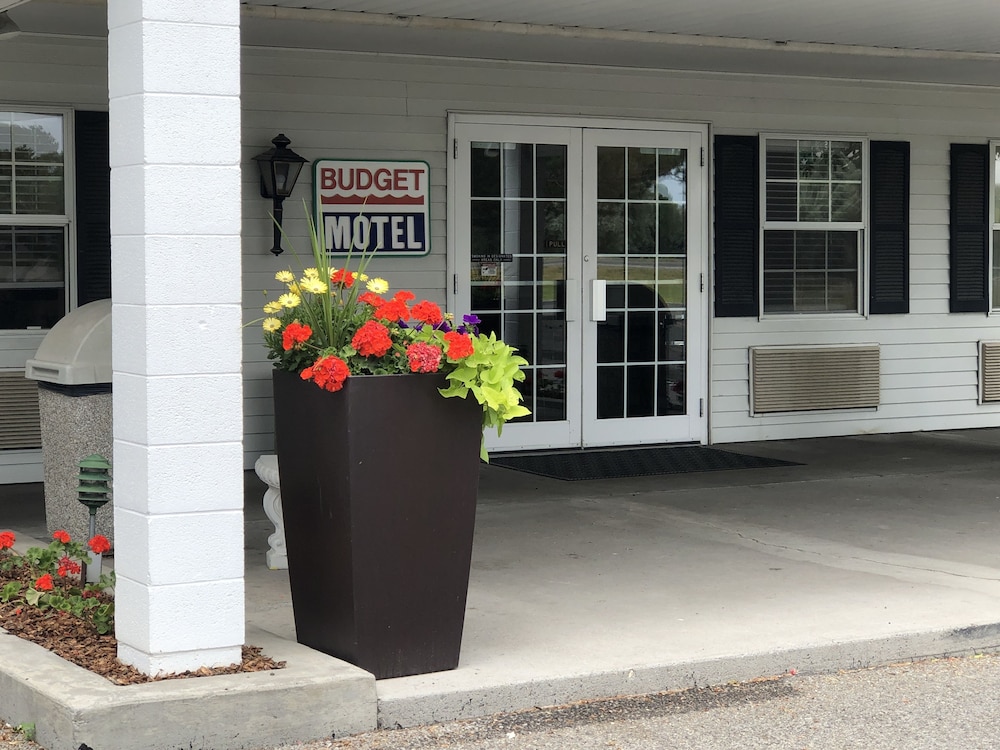Budget Motel 12/49