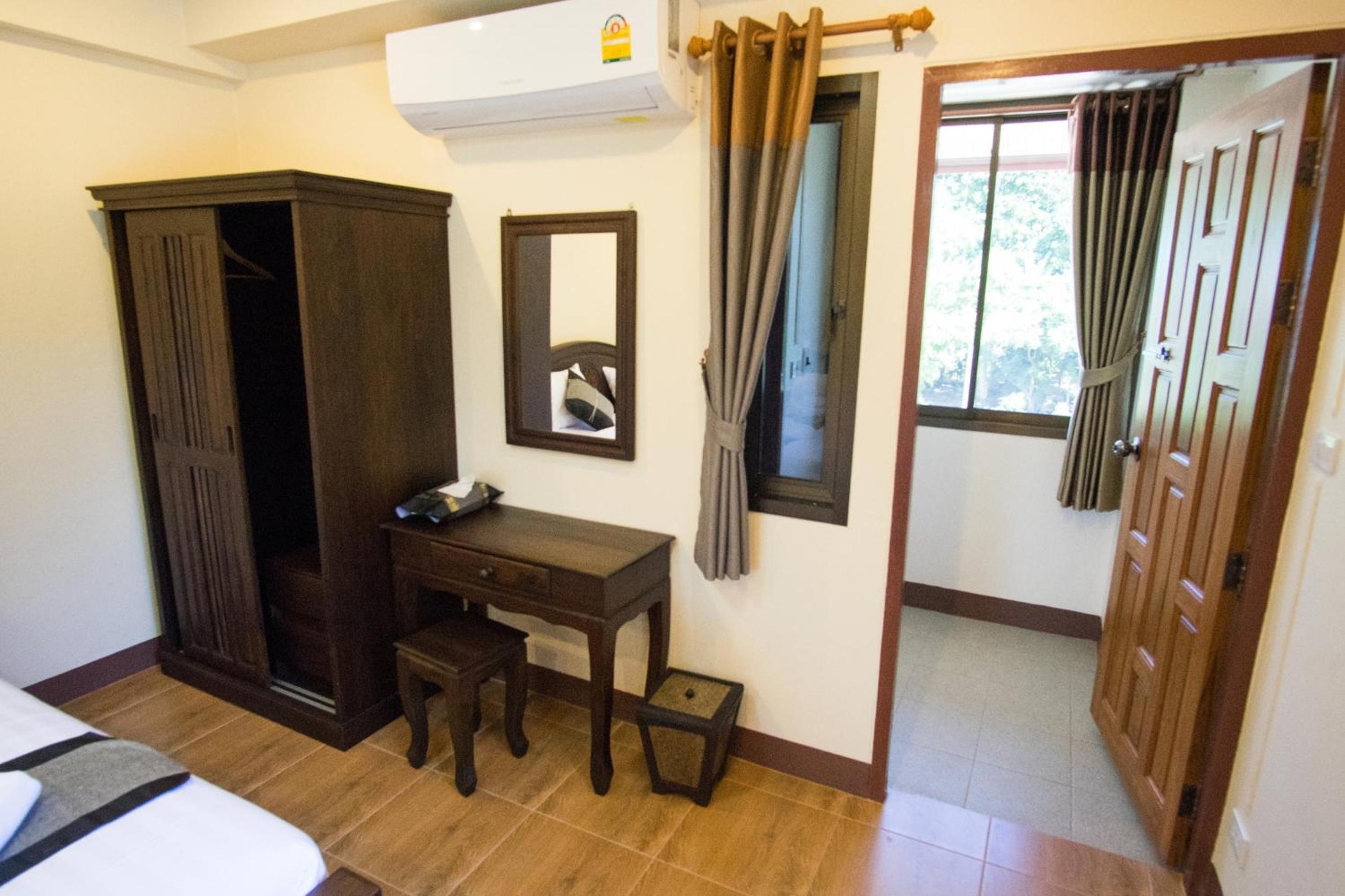 Nan Baankhun Hotel 49/58