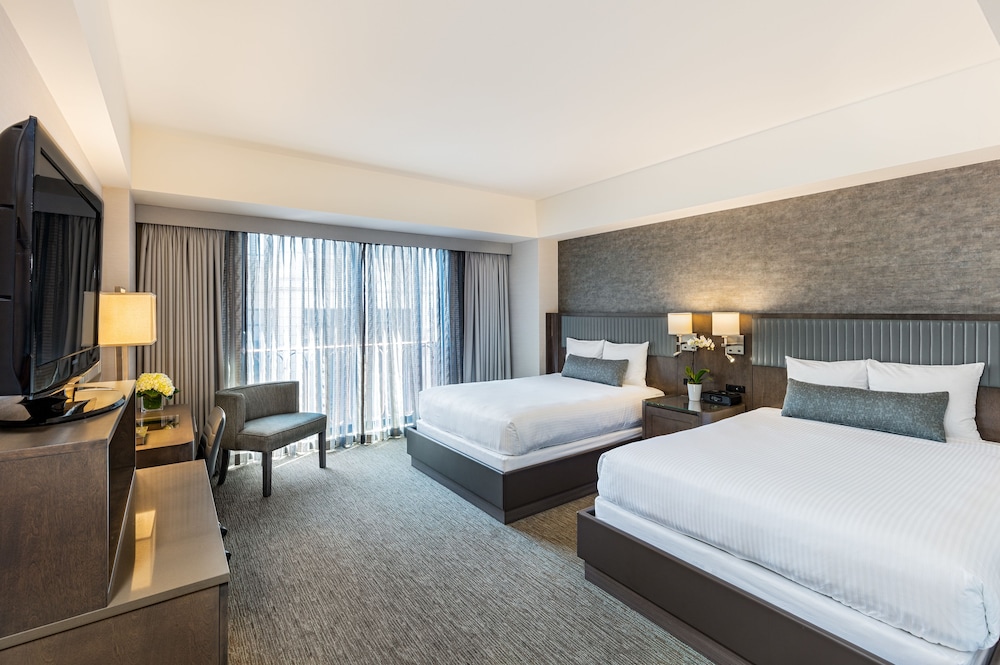 PREMIER, 2 QUEEN BEDS