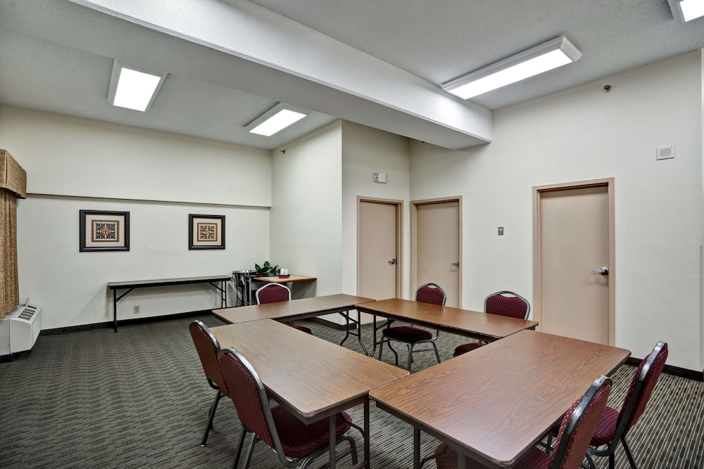 Hampton Inn Knoxville Airport 60/75