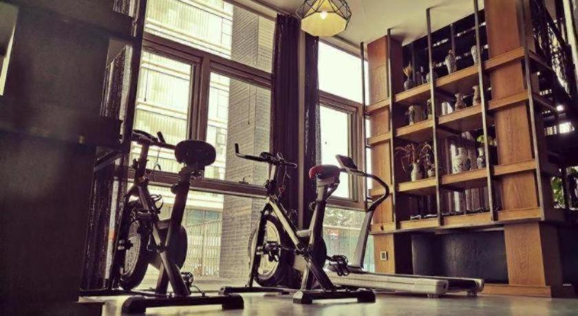 James Joyce Coffetel Beijing Yizhuang East Rongjing Street Metro Station 35/51