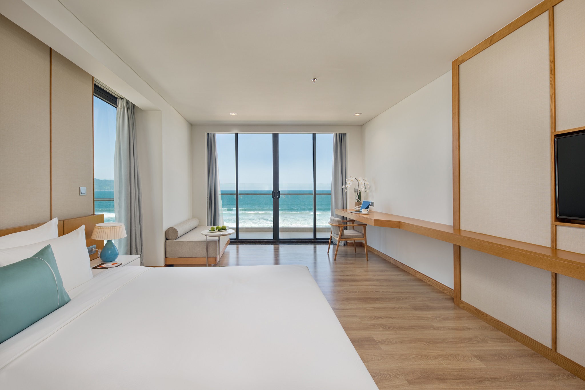 Premier Suite Oceanfront Double