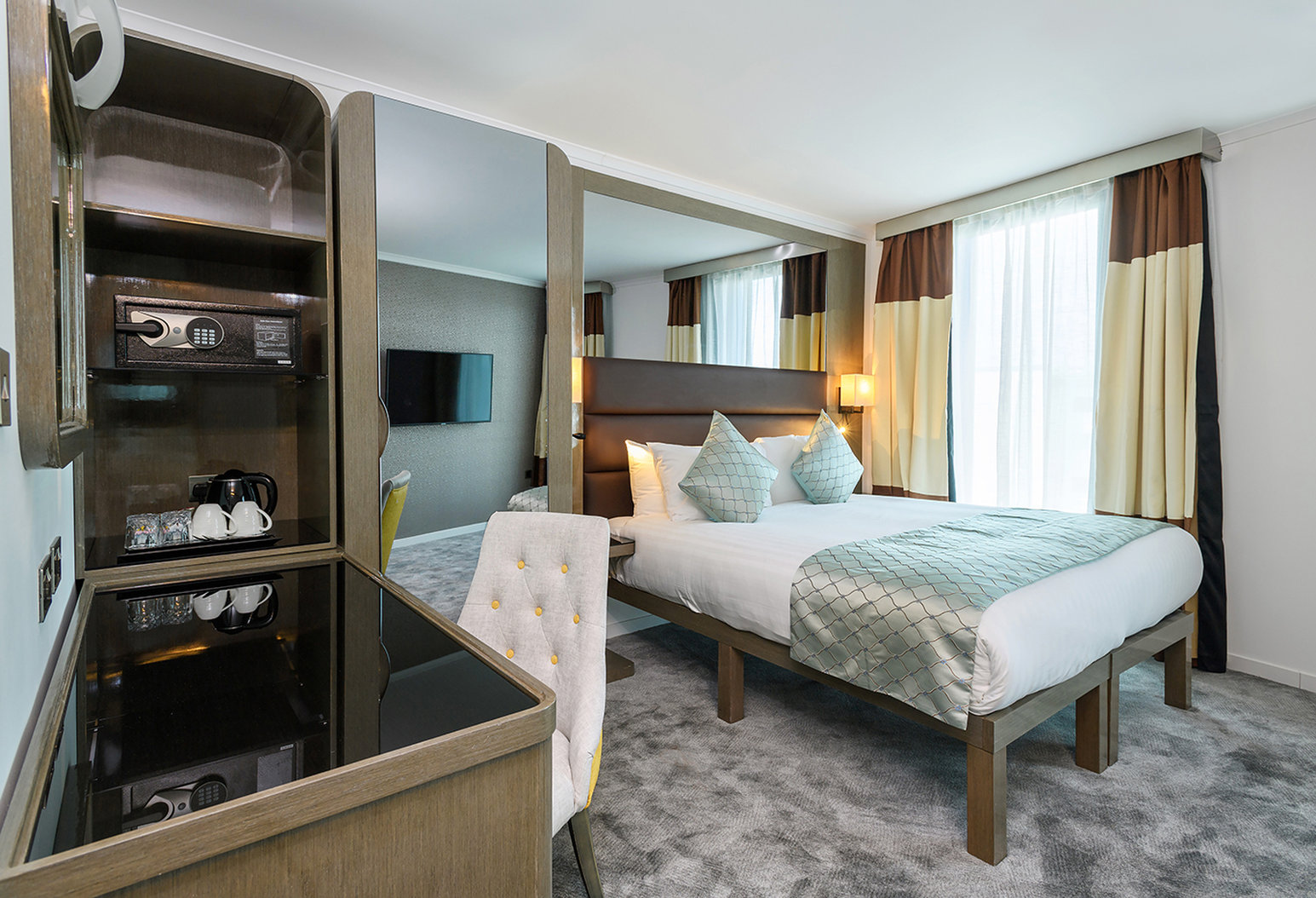 Atrium Hotel Heathrow 8/19