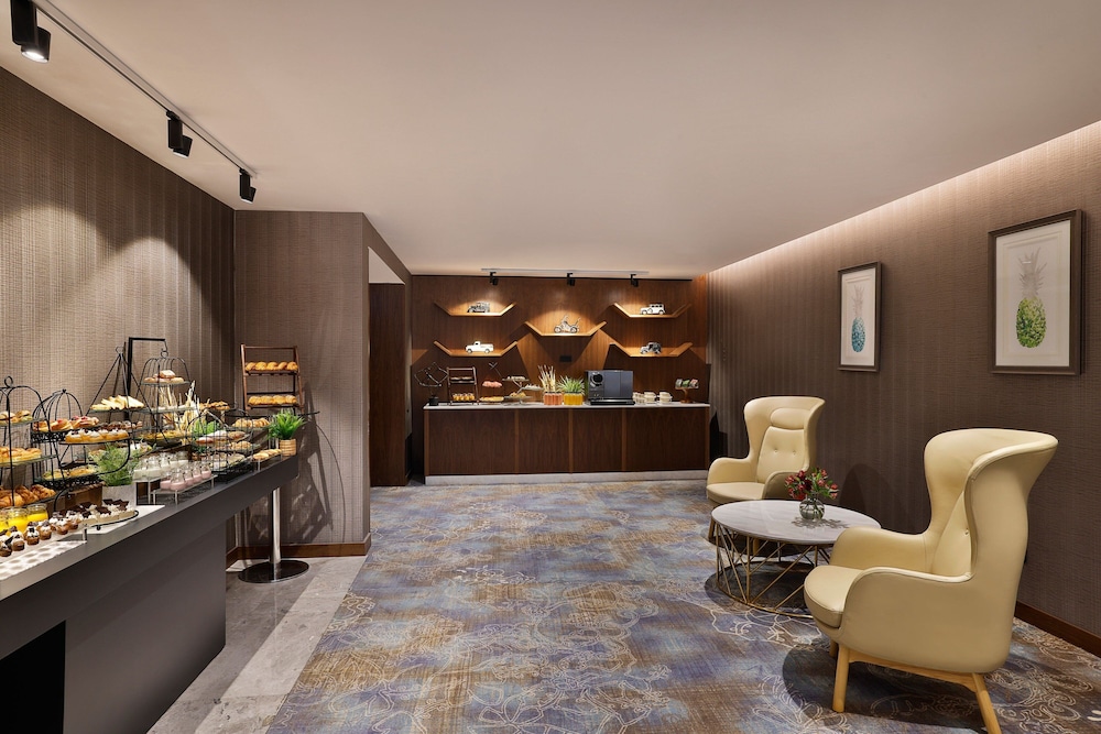 Jeddah Marriott Hotel Madinah Road 12/70