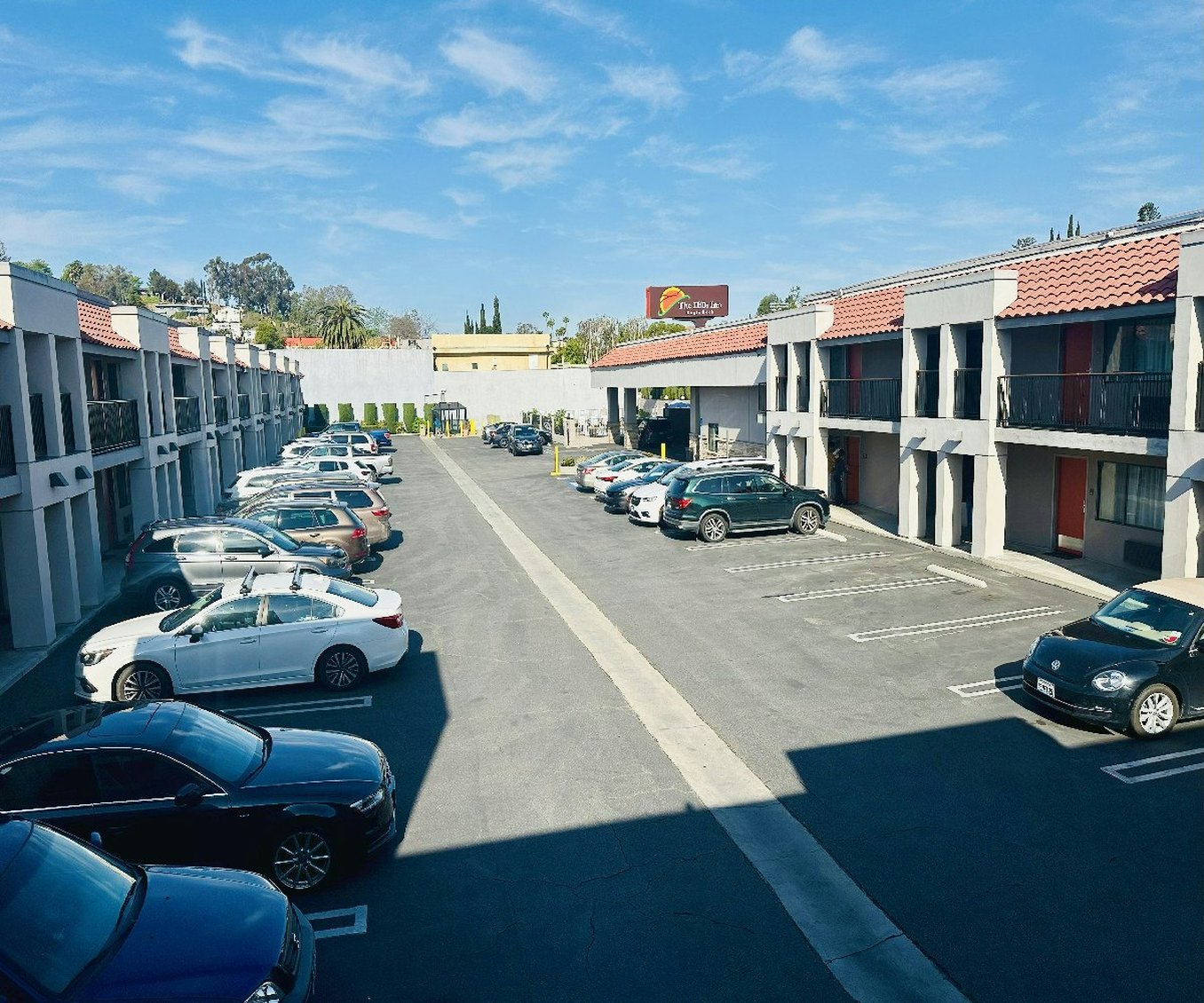 The Hills Inn Eagle Rock 46/55