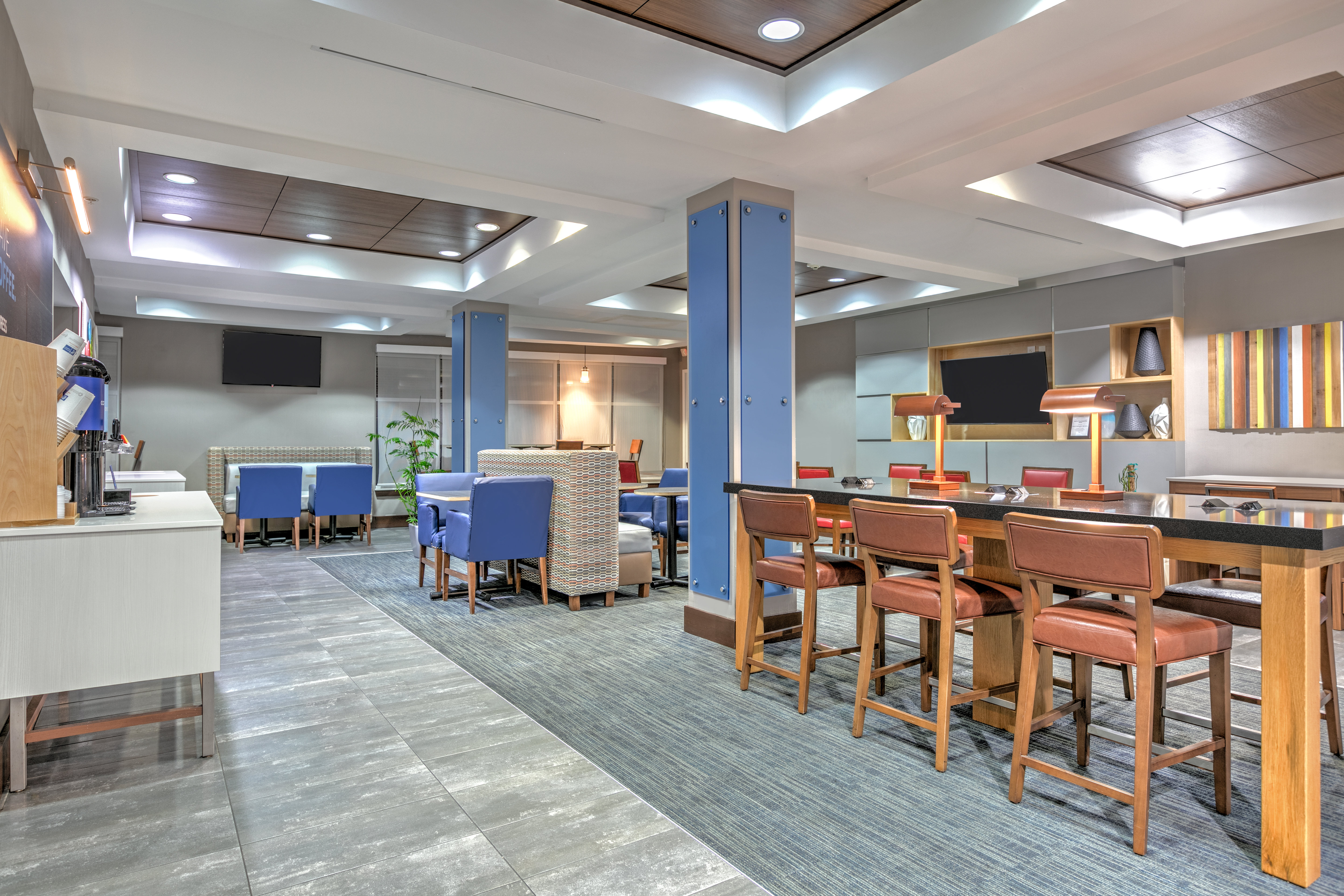 Holiday Inn Express Suites Clute Lake Jackson 45/63