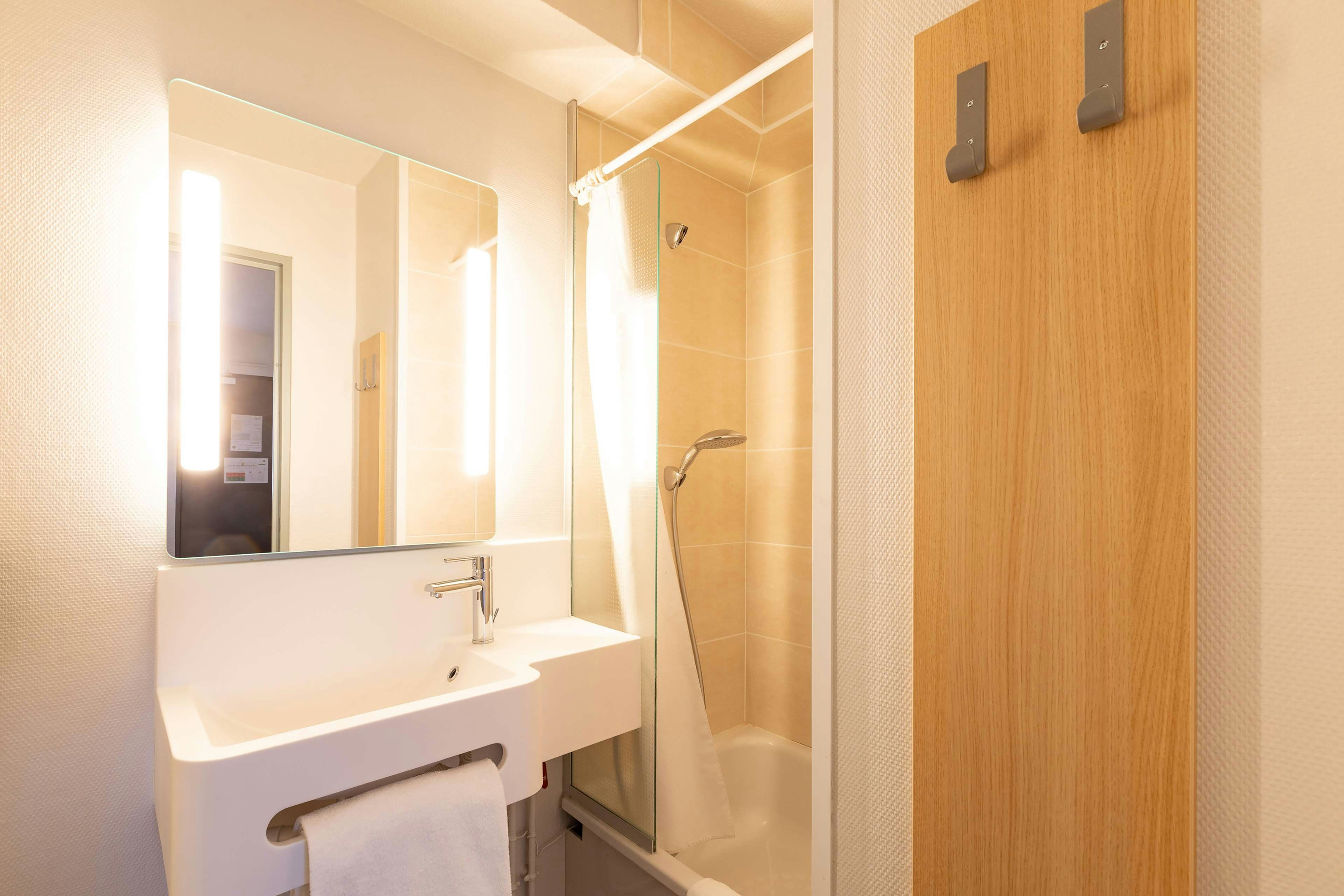 B&B Hotel Laval Change 29/30