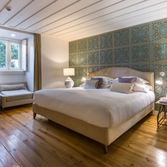 Deluxe, King Bed