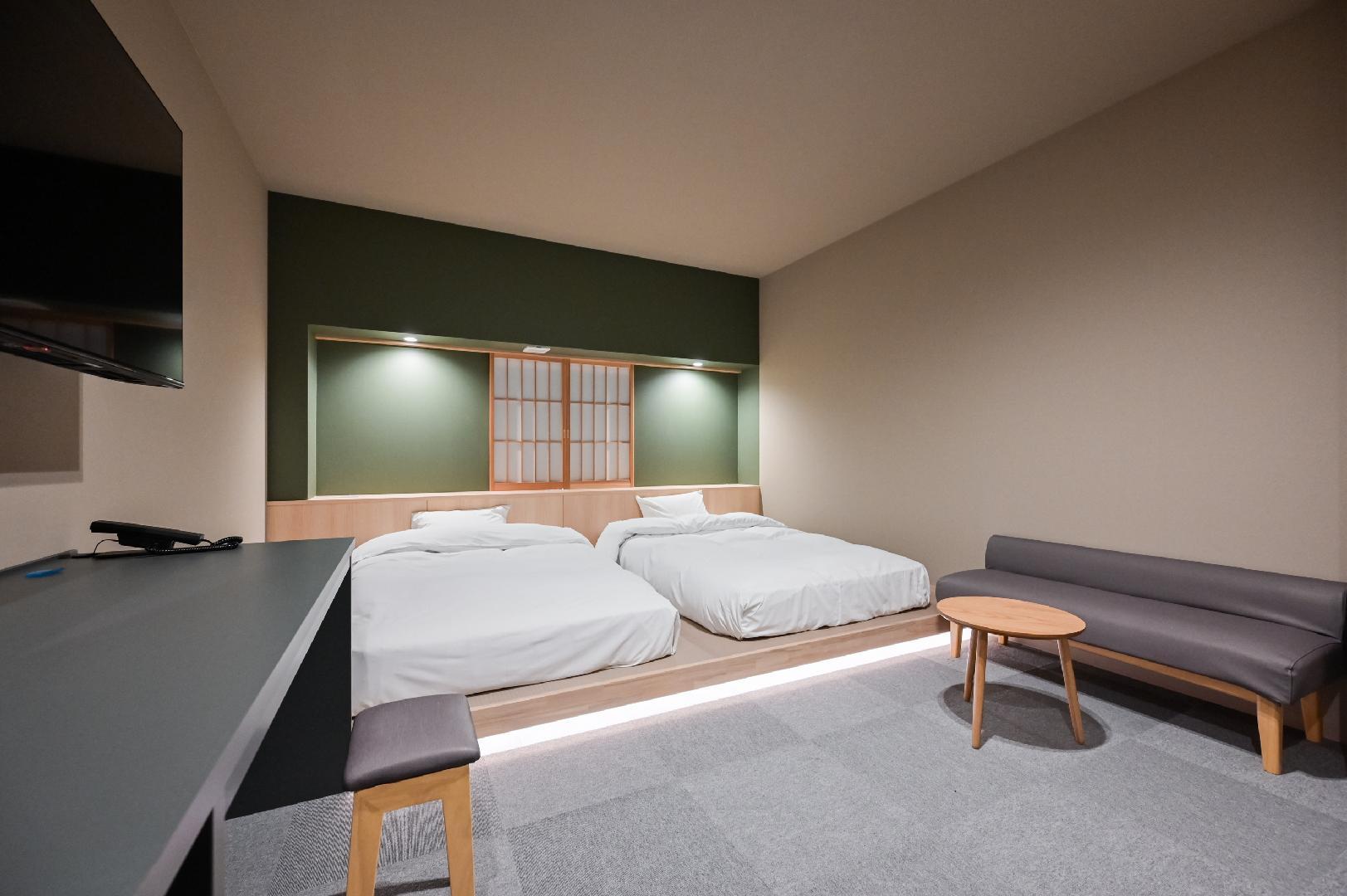 Japanese Western, Modern, Comfort, Twin Beds, No View