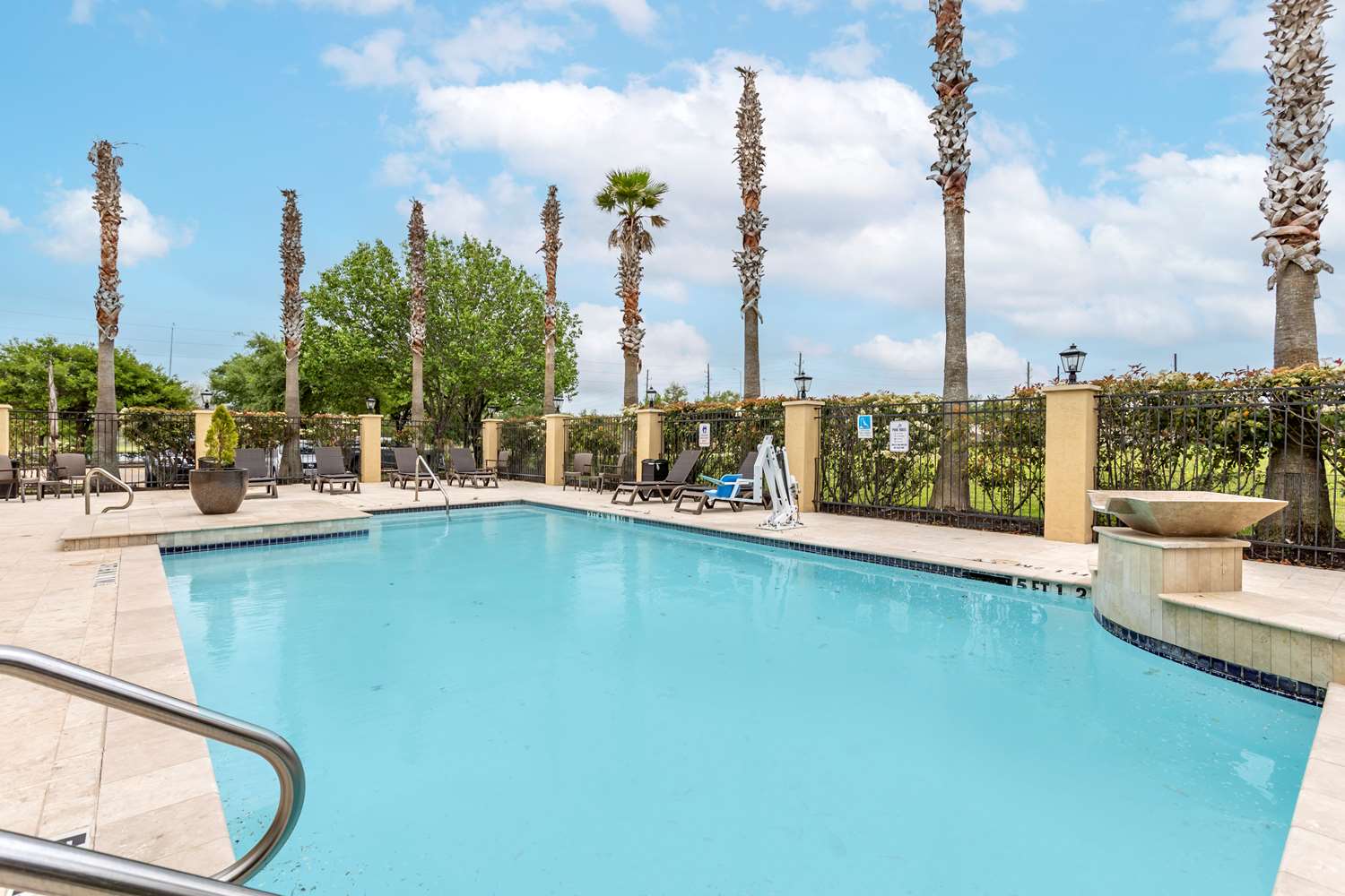 Best Western Sugarland Inn 33/35