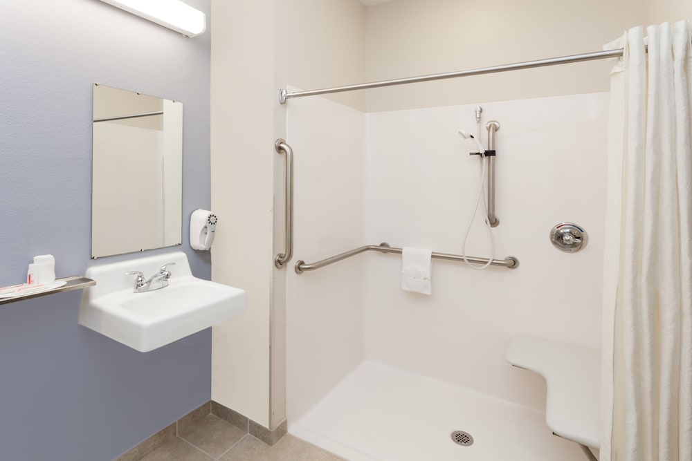Microtel Inn And Suites Elkhart 14/28