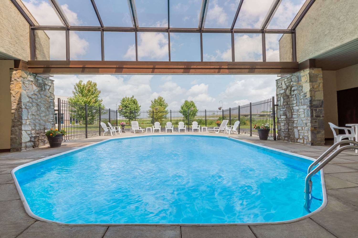 Days Inn By Wyndham Maumee/Toledo 3/7