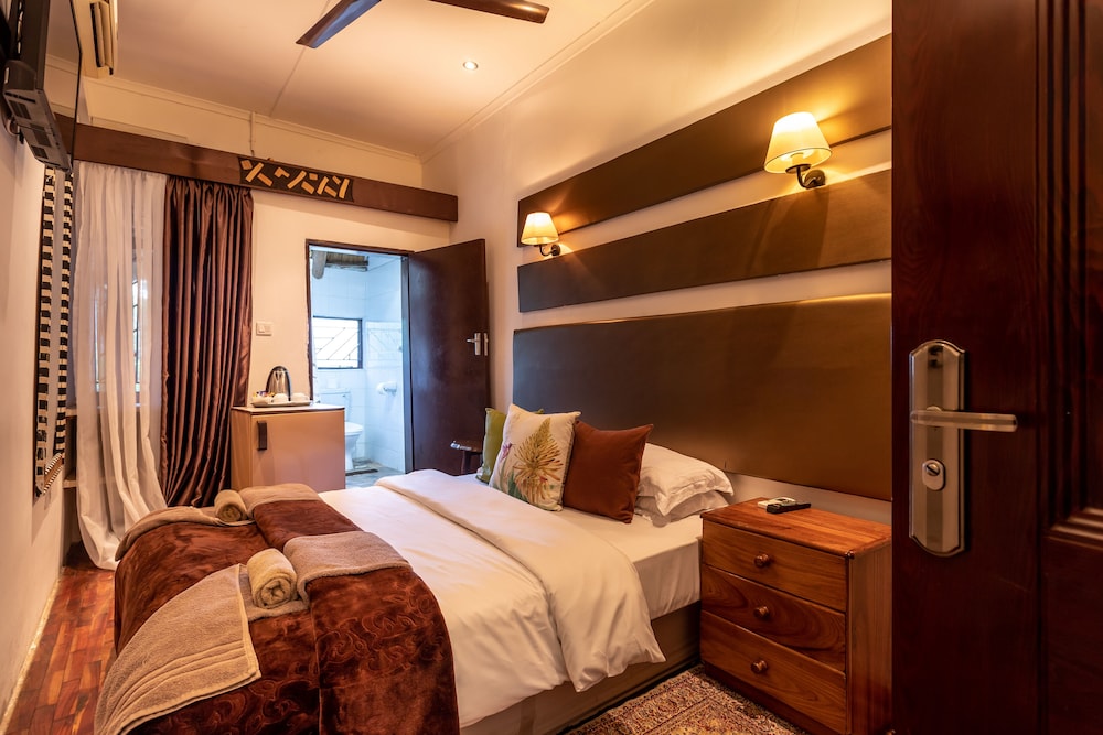 Ngoma Zanga Lodge 12/46