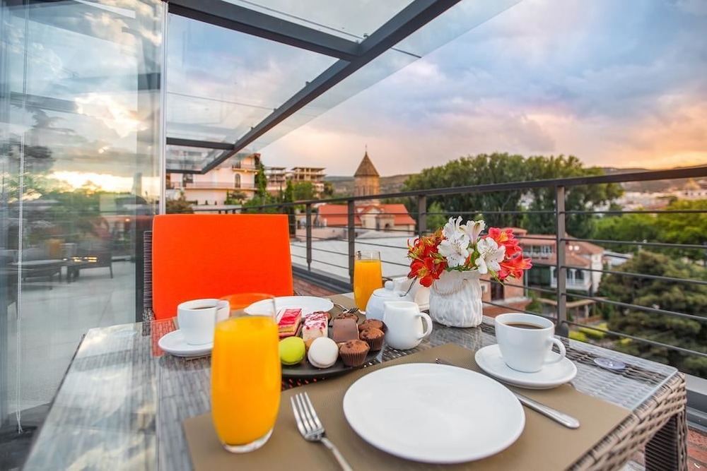 Atrium Boutique Hotel 49/50
