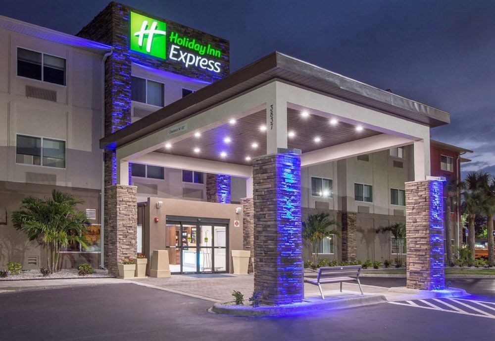 Holiday Inn Express Naples South I 75 4/67
