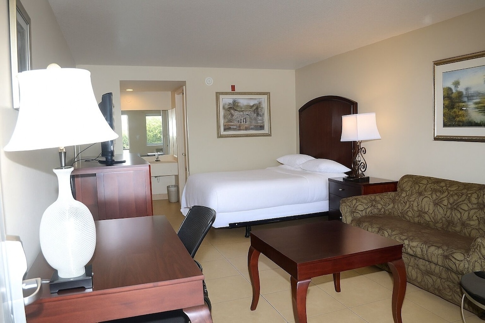 Serena Inn 15/24