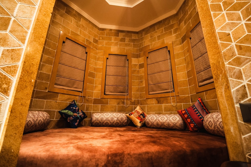Guulab Haveli 38/50