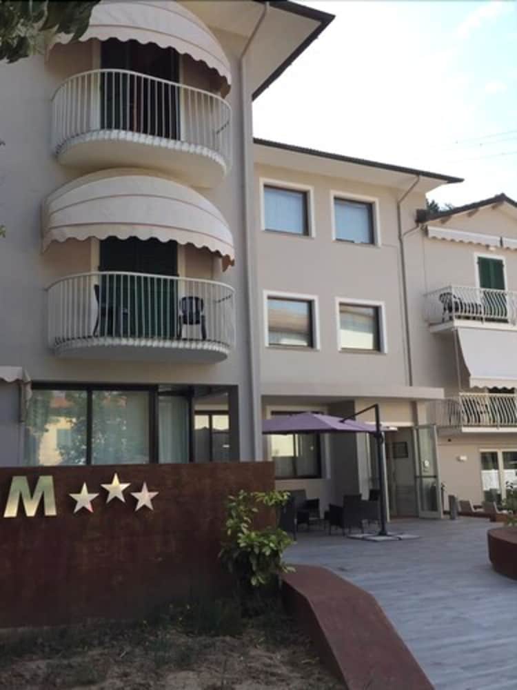 Hotel Monti in LAMPORECCHIO