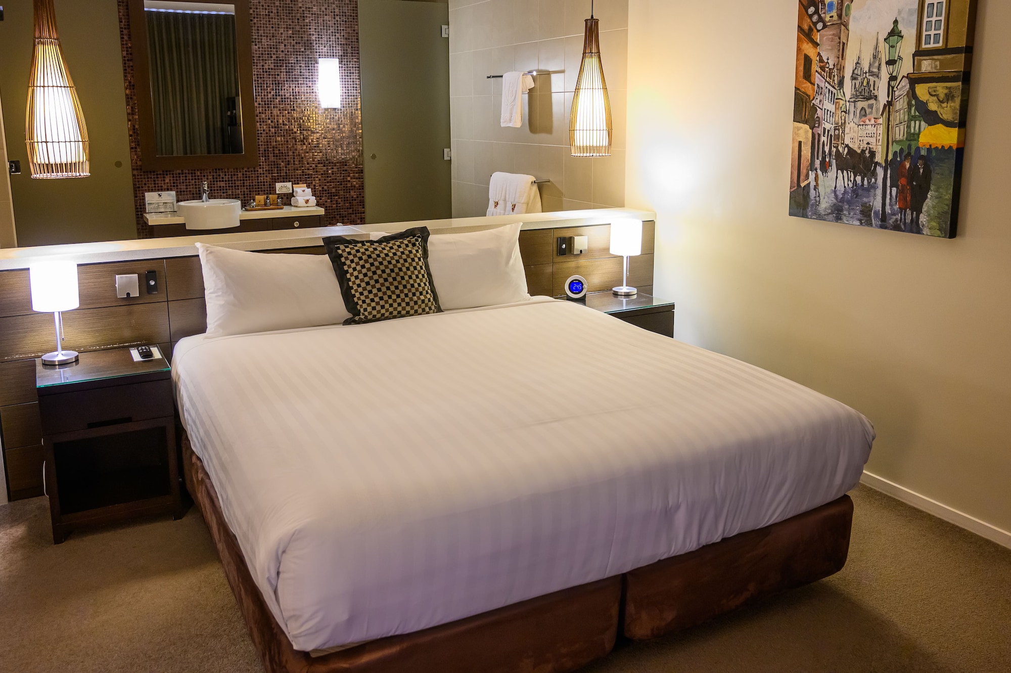 Spa, Suite, King Bed, Golf Course View