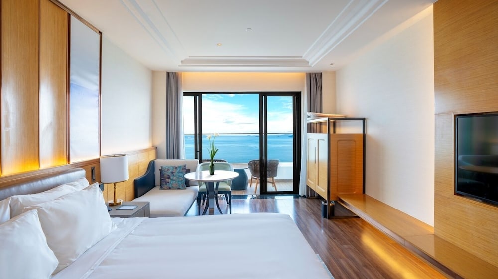 Grand Hyams Hotel - Quy Nhon Beach 12/48