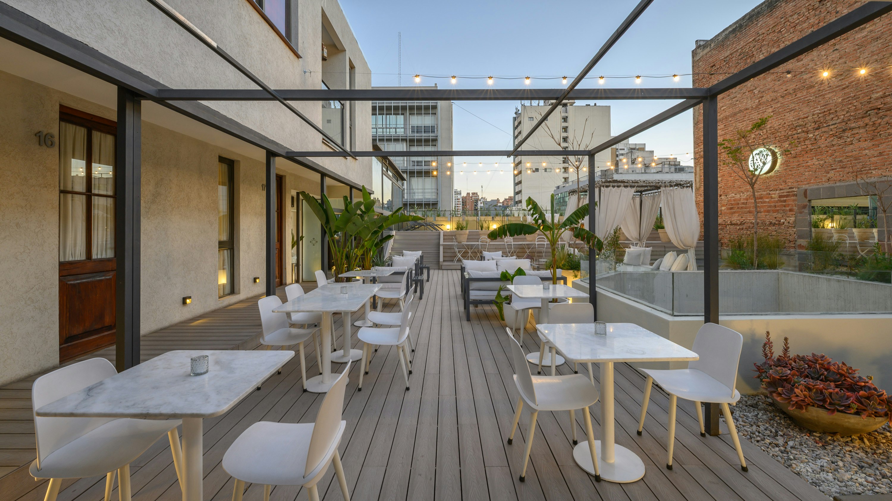 Azur Real Boutique Hotel 50/55