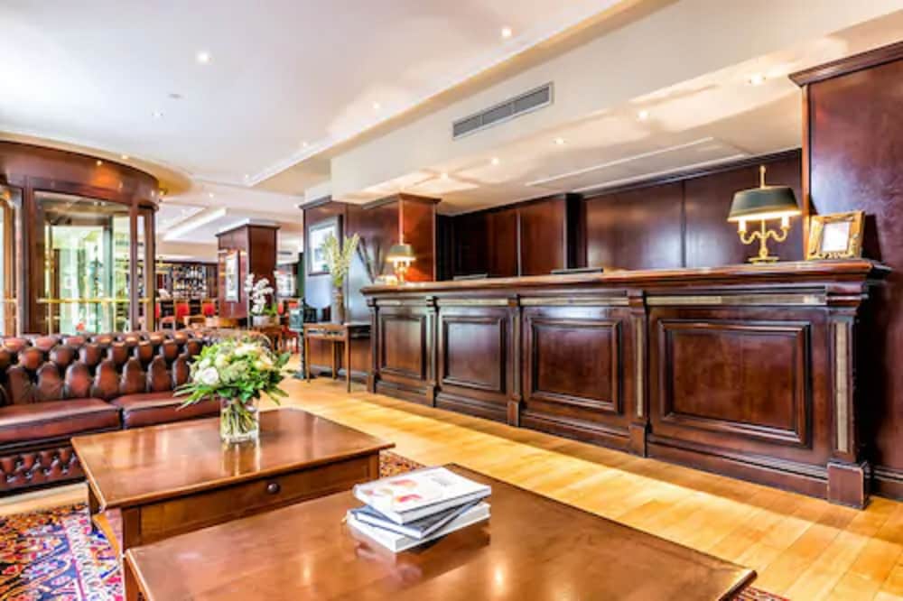 Lobby at Villa Pantheon Hotel, PARIS