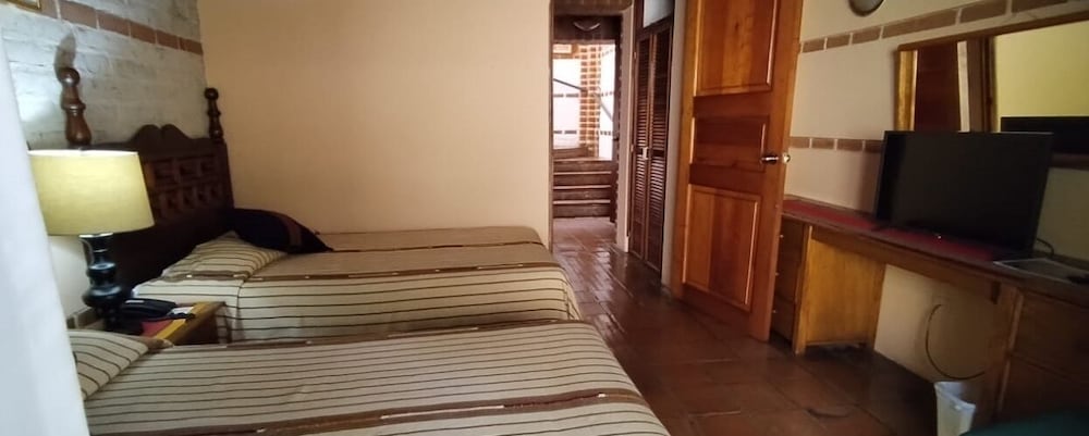 Hotel San Buenaventura De Atitlan 12/50
