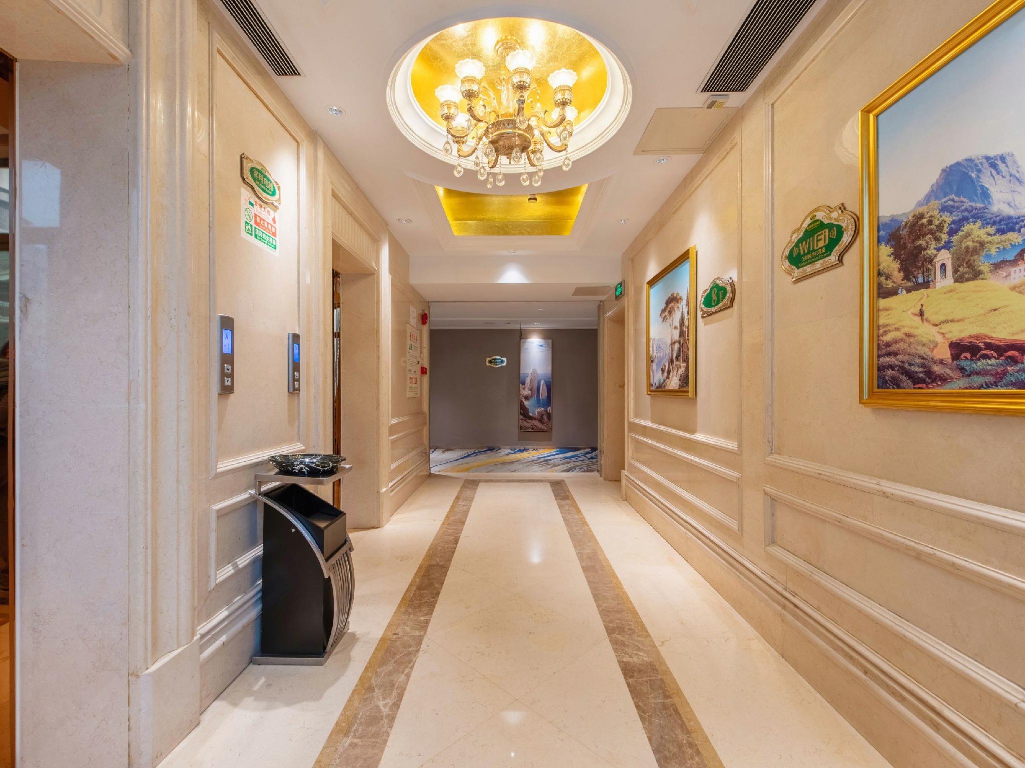 Vienna Hotel (Foshan Lingnan Mingzhu Stadium) 9/33