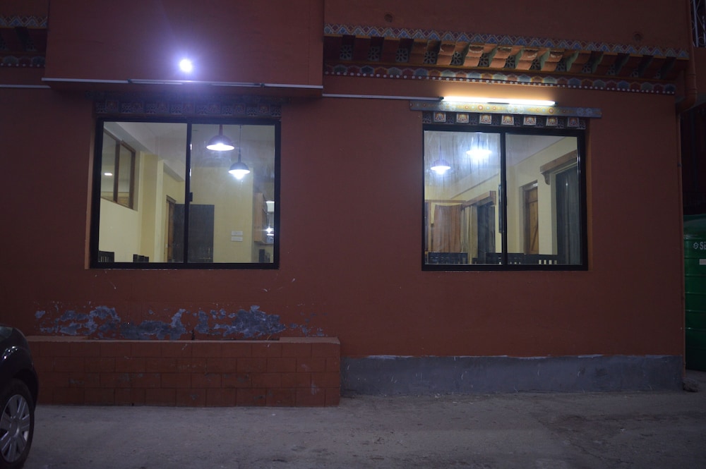 Bhutan Silverpine Resort 15/50