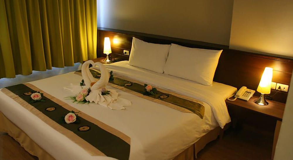ALOHA HOTEL HAT YAI 25/66