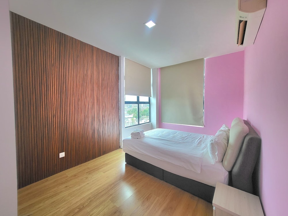 Roxy Hotel Apartment 16/58